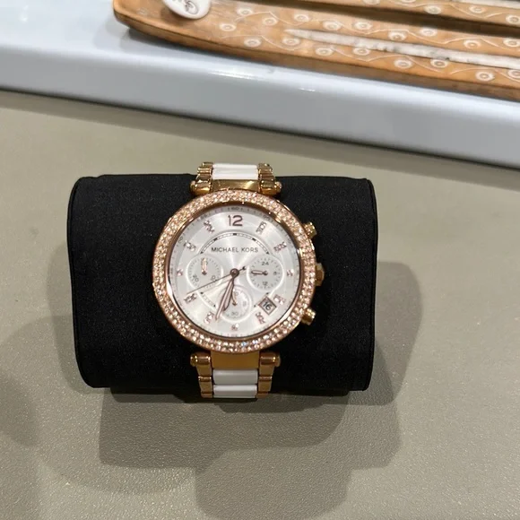 Michael Kors watch for very small wrist Oversized Watches for Small Wrists : Michael Kors Review  main image 2
